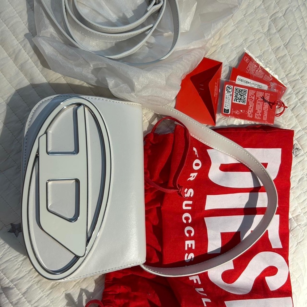 Diesel White Crossbody Bag Stylish and Versatile